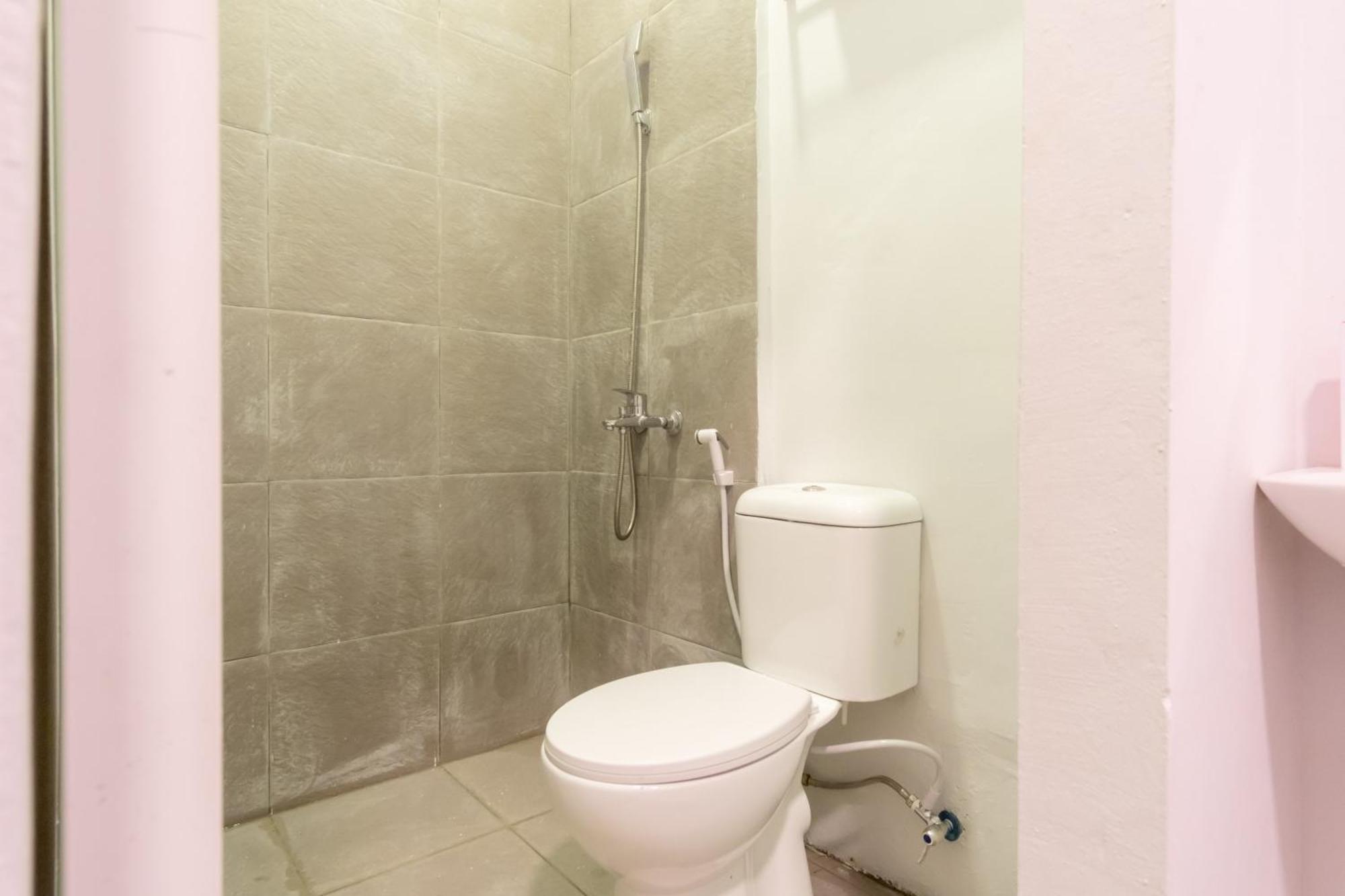 Hotel O Metropolitan Homestay Near Komplek Asia Megamas מדאן מראה חיצוני תמונה