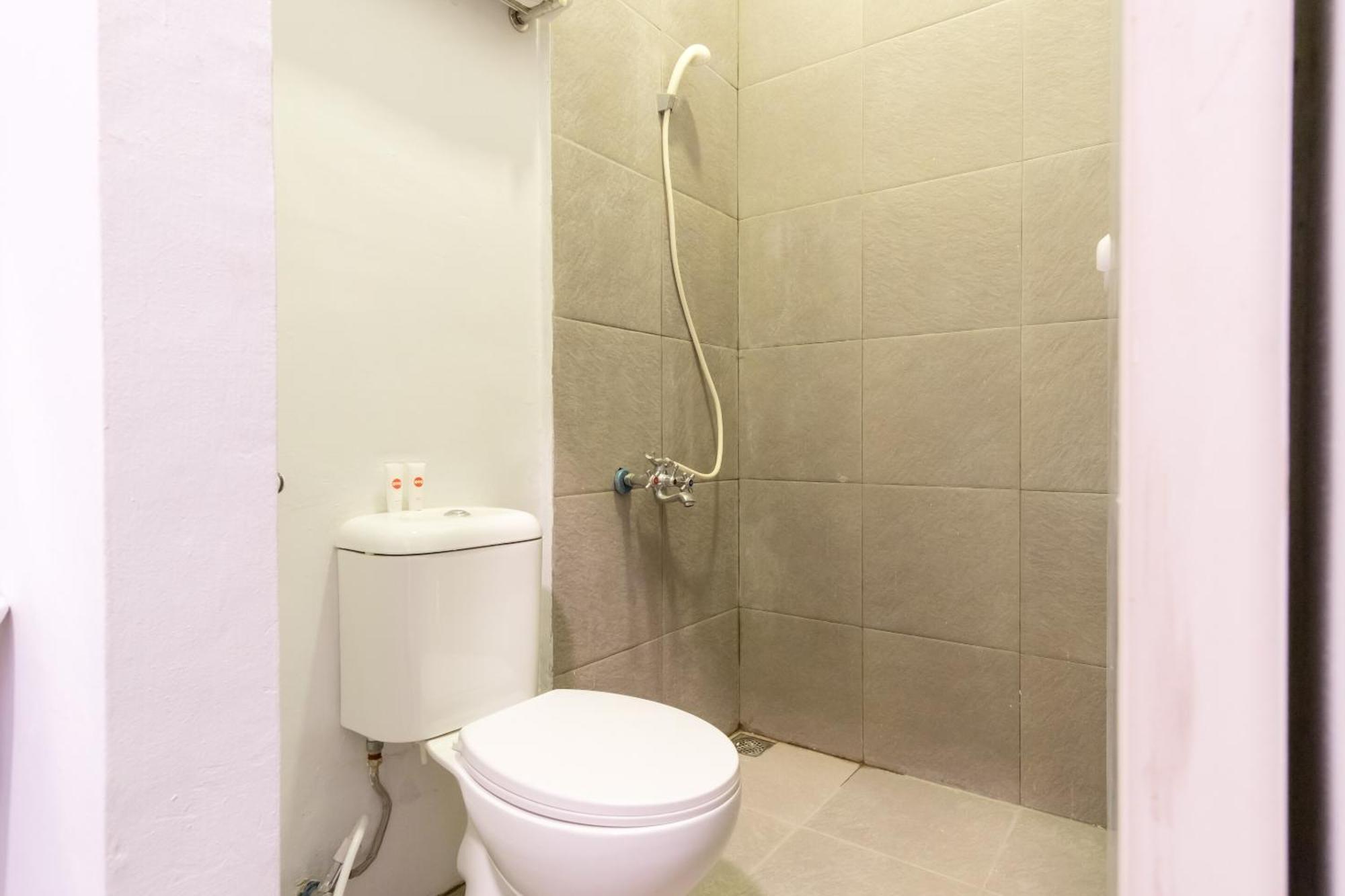 Hotel O Metropolitan Homestay Near Komplek Asia Megamas מדאן מראה חיצוני תמונה
