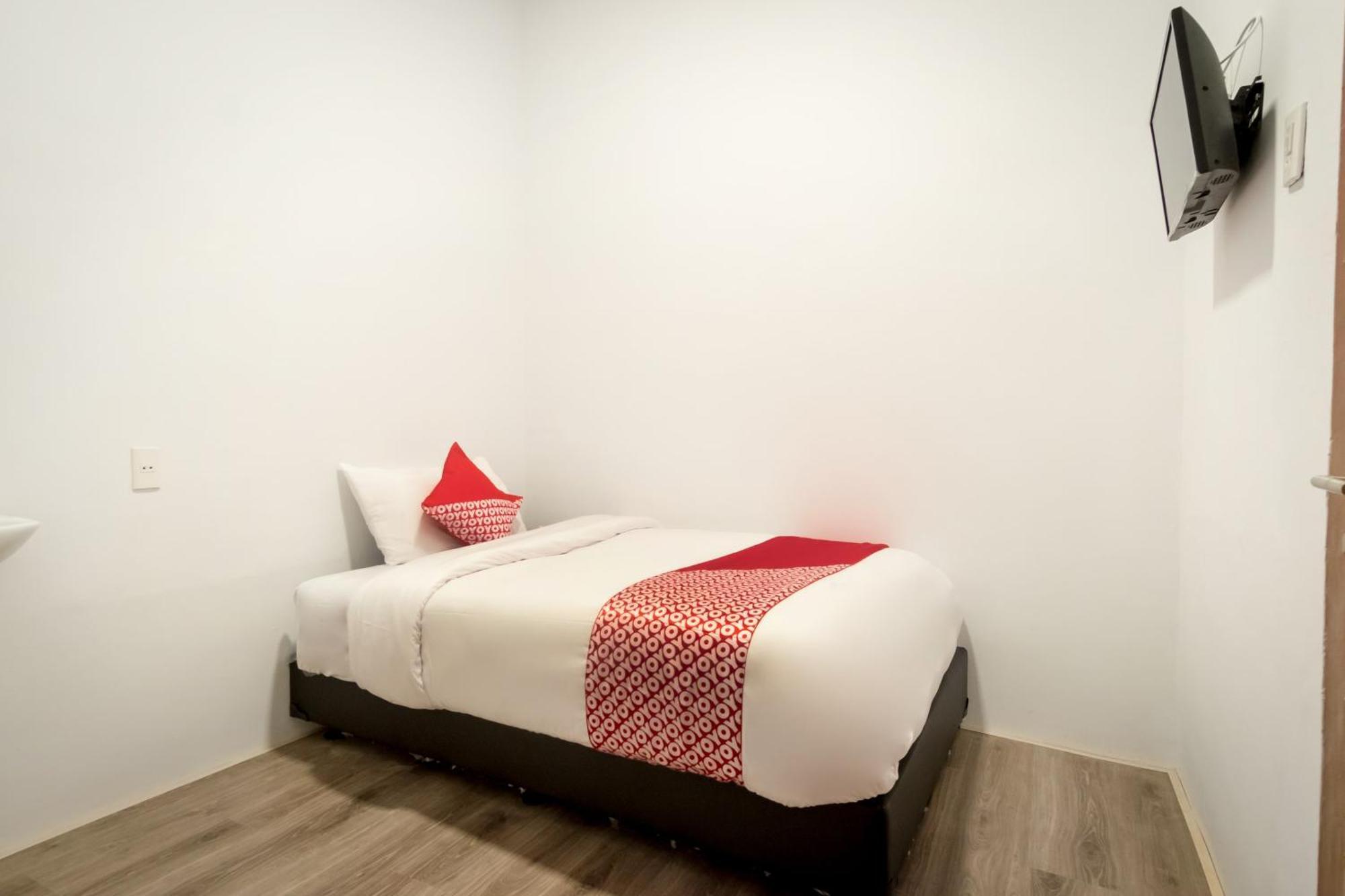 Hotel O Metropolitan Homestay Near Komplek Asia Megamas מדאן מראה חיצוני תמונה
