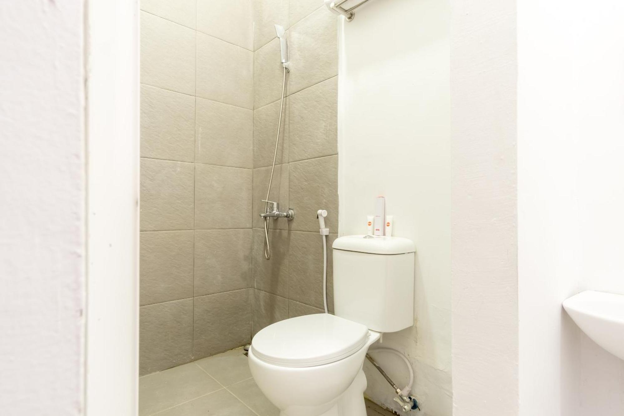 Hotel O Metropolitan Homestay Near Komplek Asia Megamas מדאן מראה חיצוני תמונה